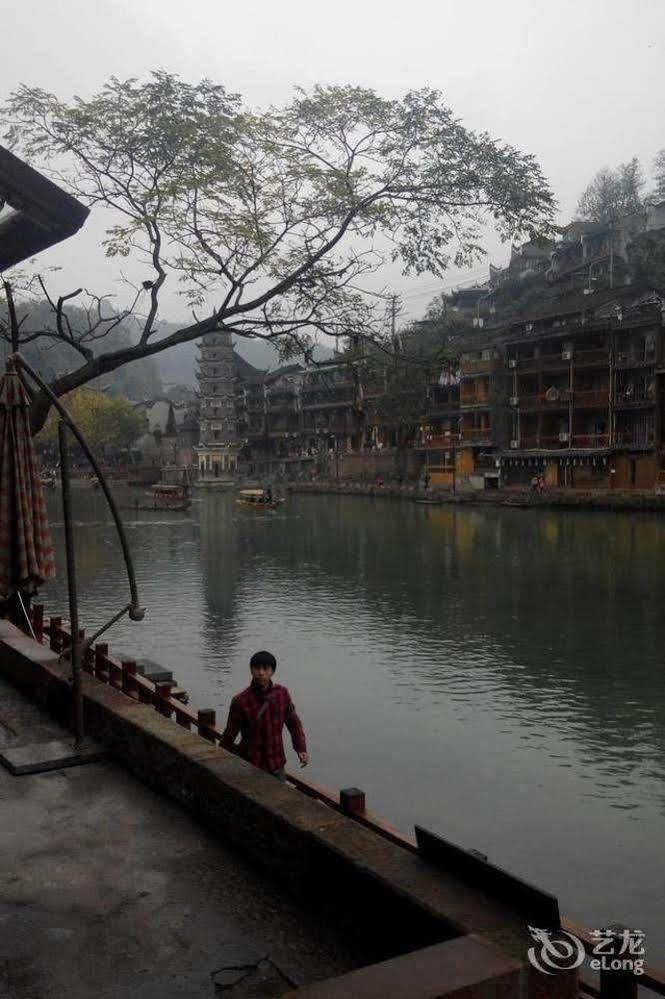 Fenghuang Waitin For You Inn エクステリア 写真