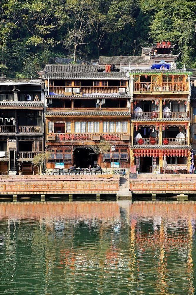 Fenghuang Waitin For You Inn エクステリア 写真